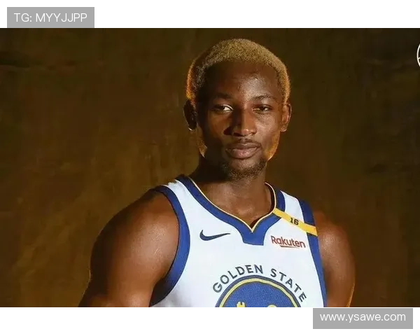 库明加重返训练场换上1号球衣立志与勇士共夺总冠军